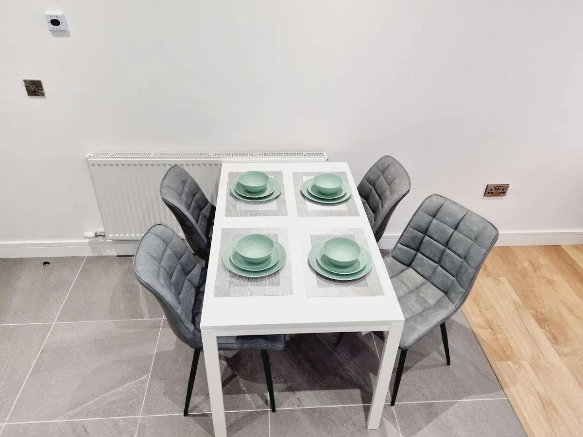 Lmk, Spacious 1 Bedroom Ground Floor Apartment, Ev Charger, Free Parking Wi-Fi, Great Location 贝尔法斯特 公寓
