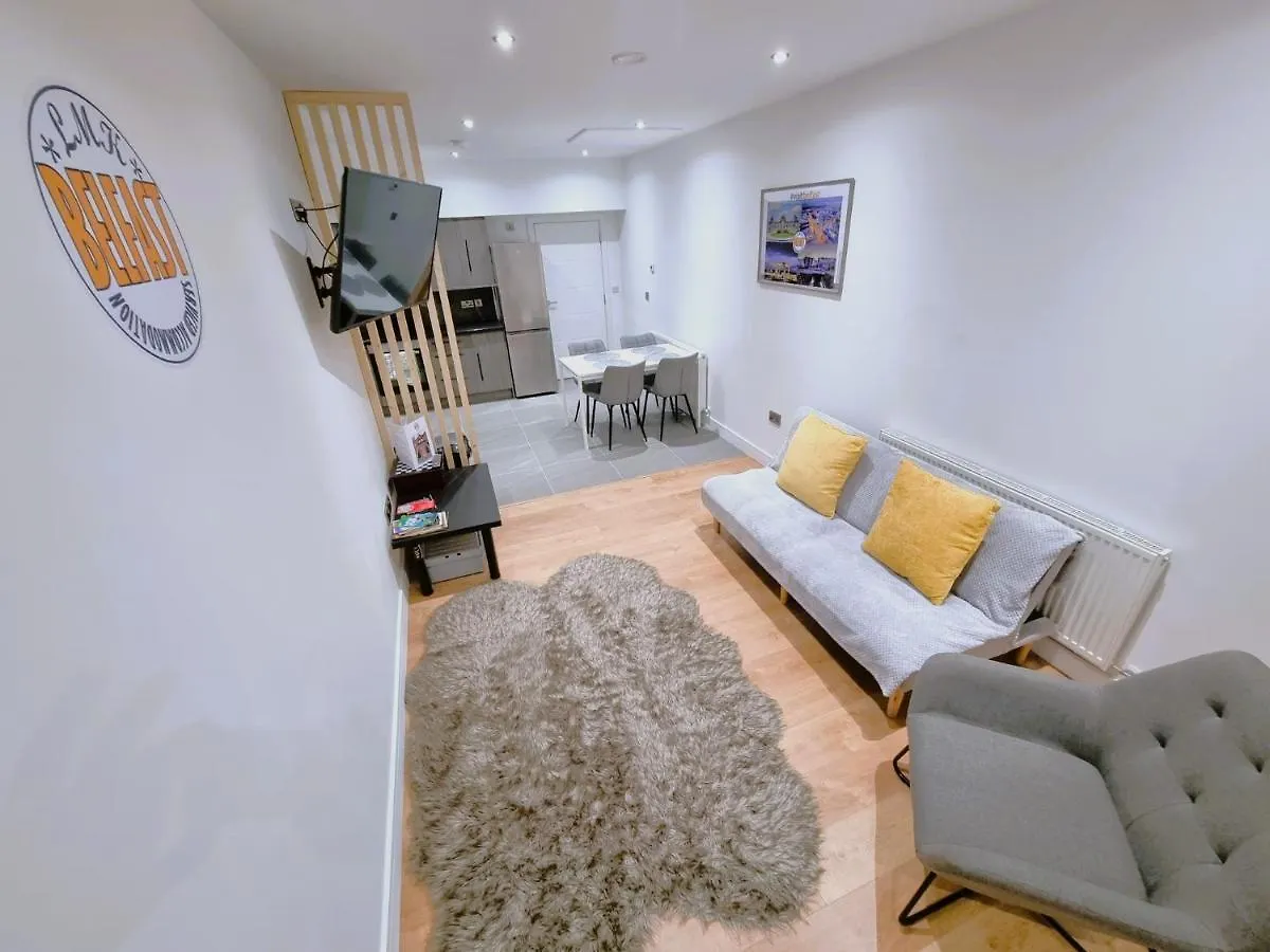 Lmk, Spacious 1 Bedroom Ground Floor Apartment, Ev Charger, Free Parking Wi-Fi, Great Location 贝尔法斯特